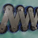 Цепь ступеней эскалатора, KONE, 13KV-C, шаг - 133,33 мм, палец - 77x12,8/12,5 мм, пластины - 35x4/35x4 мм, ролик - 75x23,5 мм, 105 kN, стыковка осью (комплект на 6 ступеней)