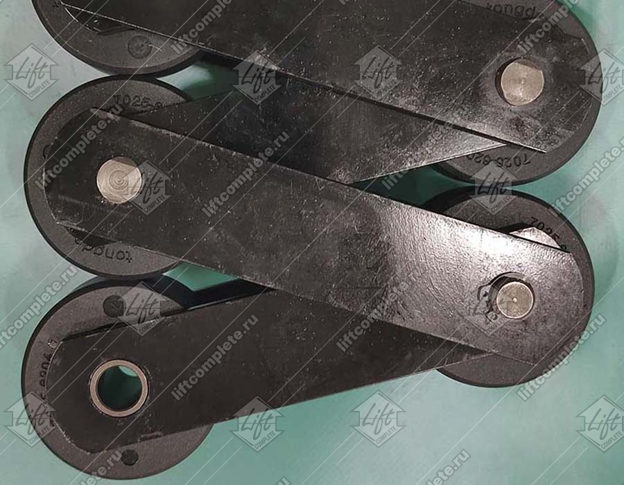 Цепь ступеней эскалатора, ST-133, шаг — 133,33 мм, палец - 84,7x14,63/14,63 мм, пластины - 40x5/40x5 мм, ролик — 70х25 мм, 180 кН (комплект на 12 ступеней)